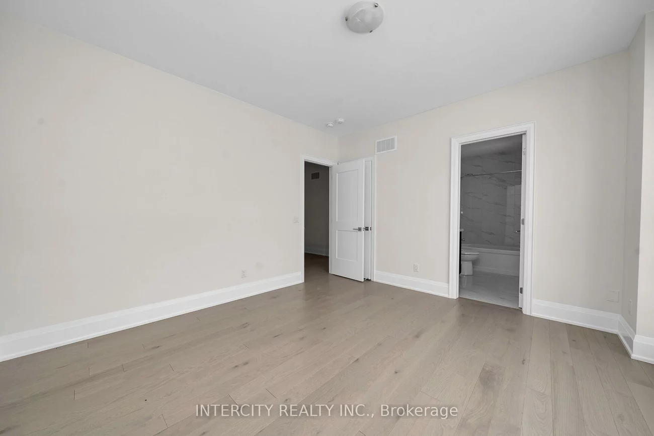 6, Saxby Farm, King City, King