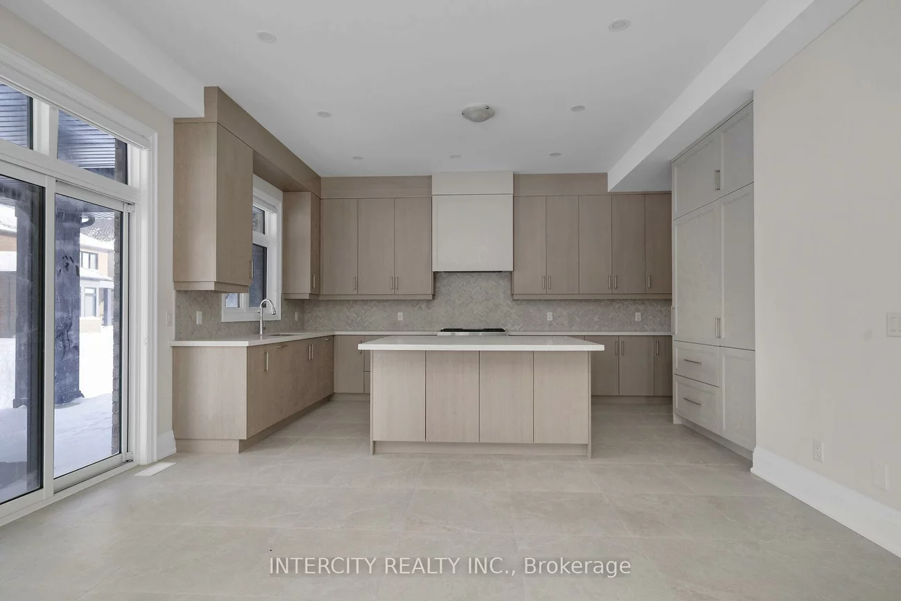 6, Saxby Farm, King City, King