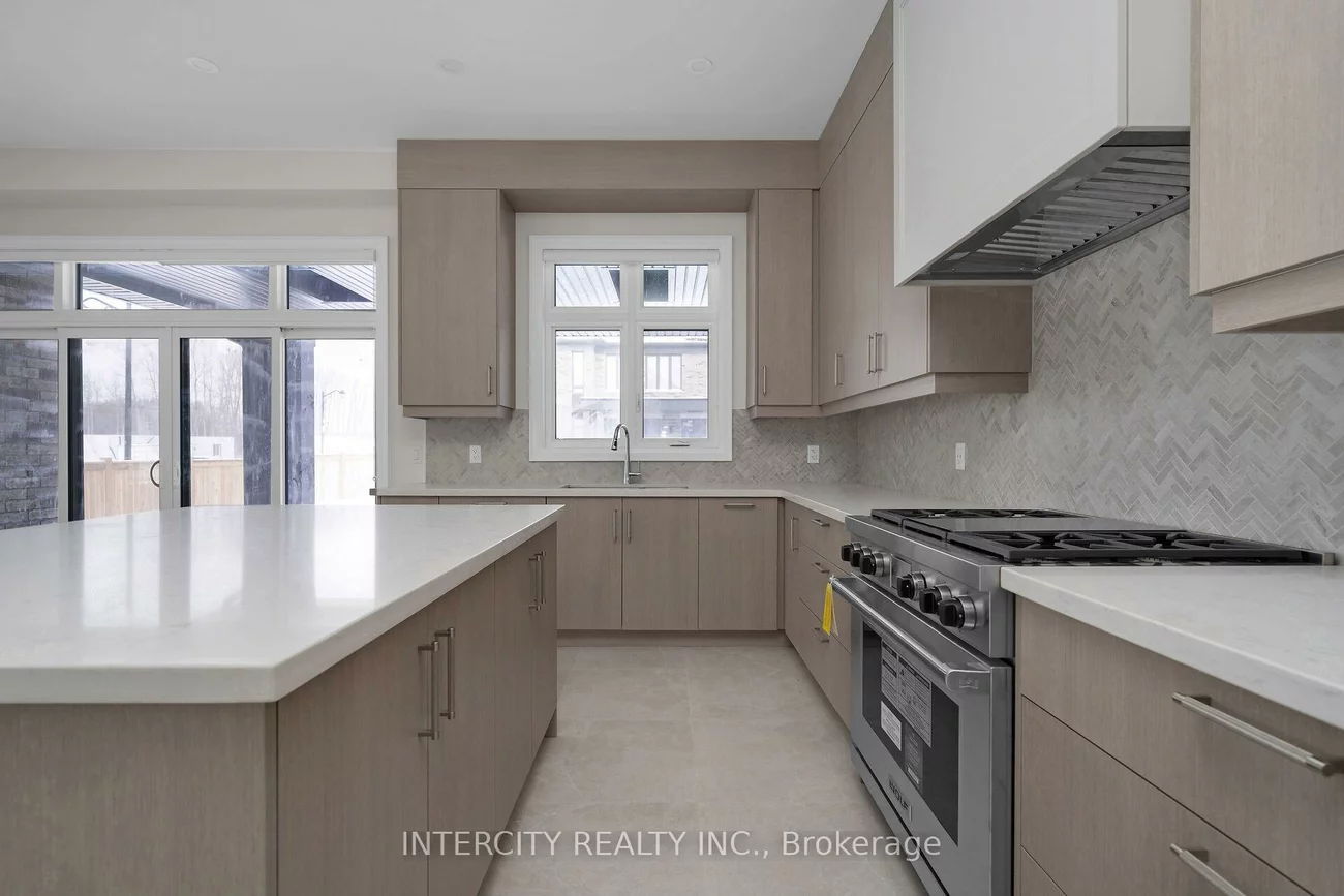 6, Saxby Farm, King City, King