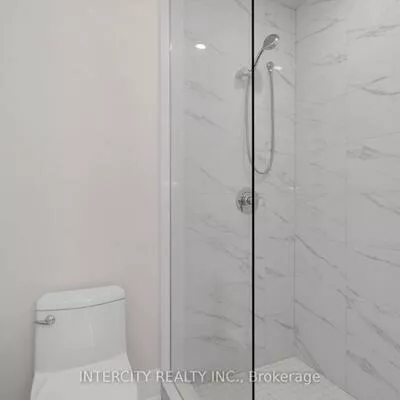 6, Saxby Farm, King City, King