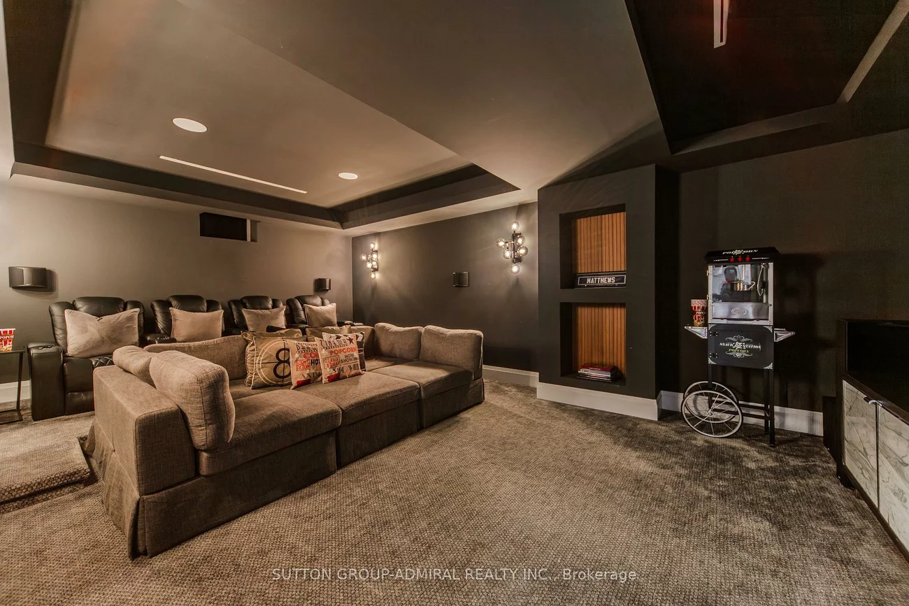 16, Bluff, Nobleton, King