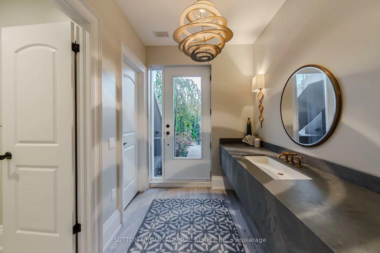 16, Bluff, Nobleton, King