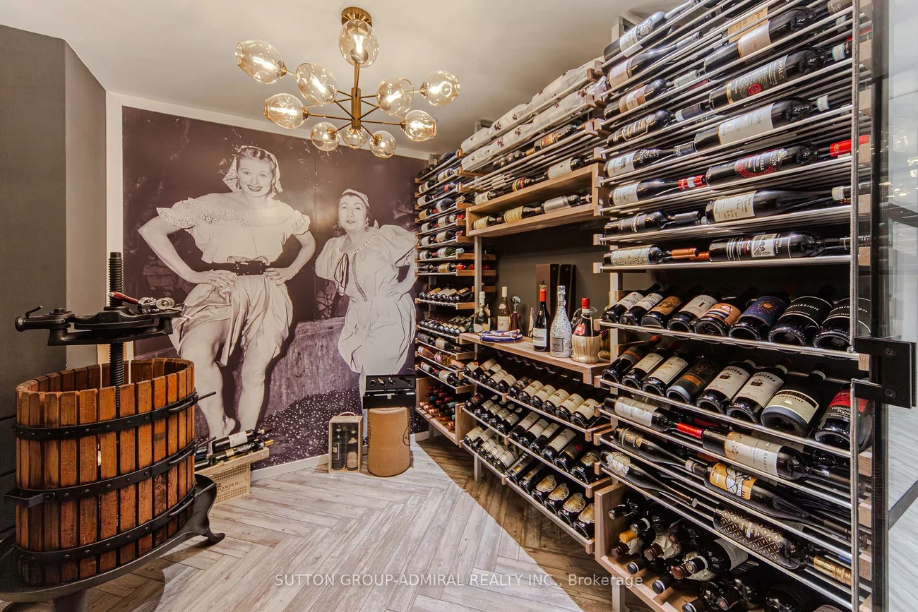 16, Bluff, Nobleton, King