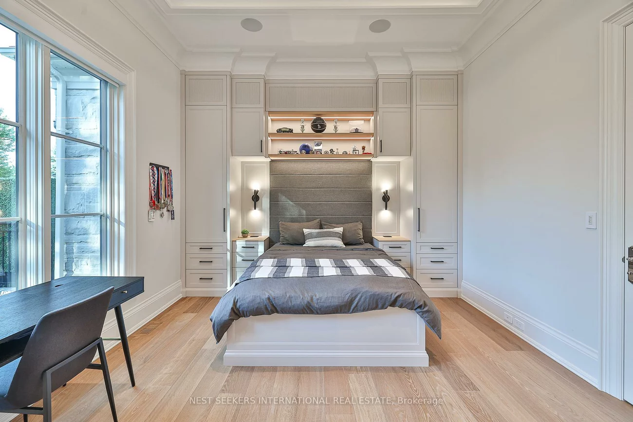 16, Eversley Hall, Rural King, King