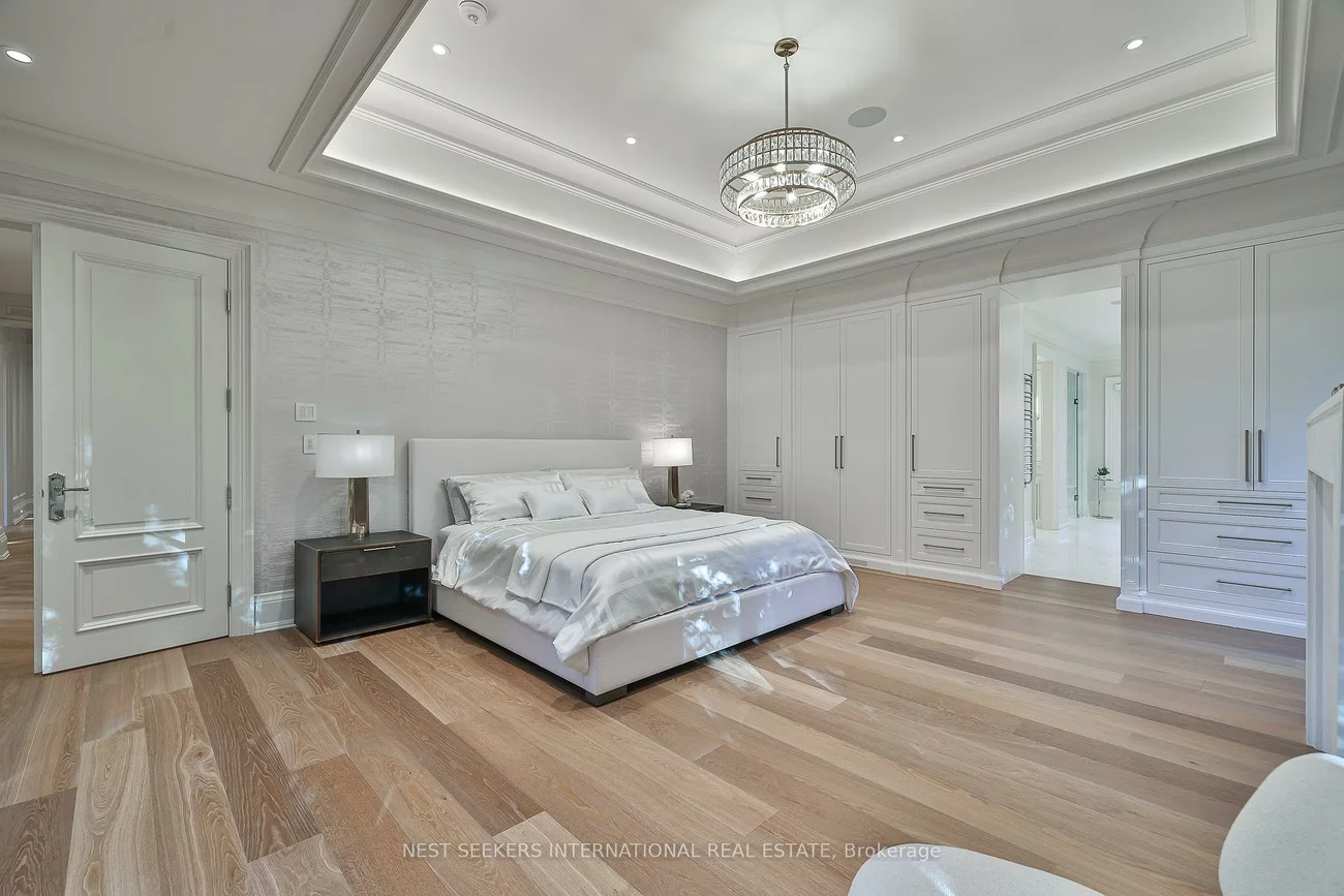 16, Eversley Hall, Rural King, King