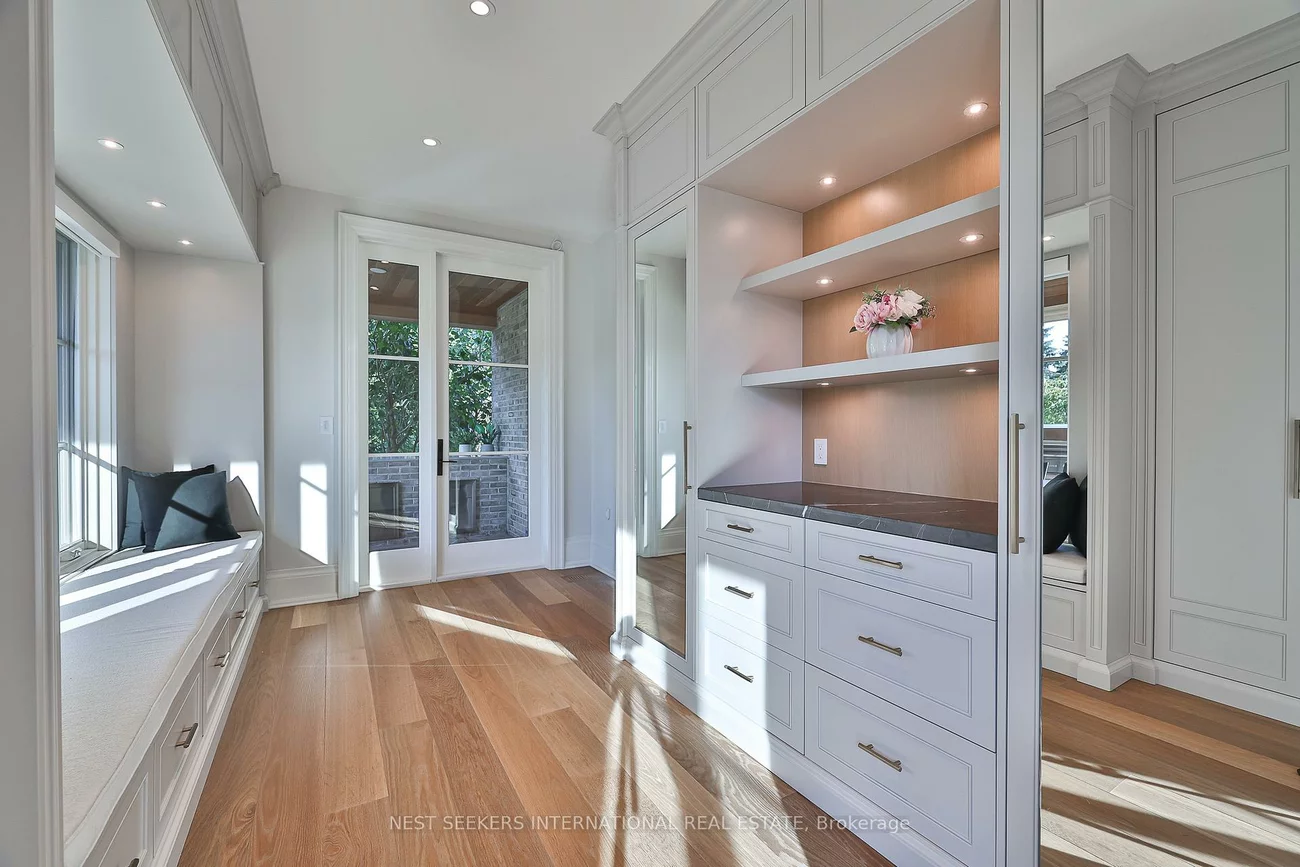 16, Eversley Hall, Rural King, King