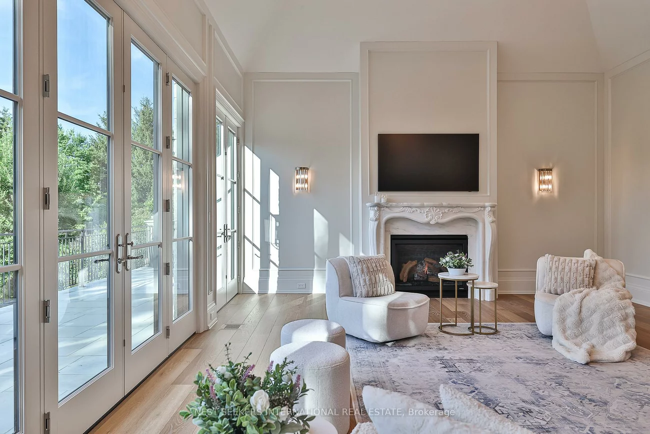 16, Eversley Hall, Rural King, King