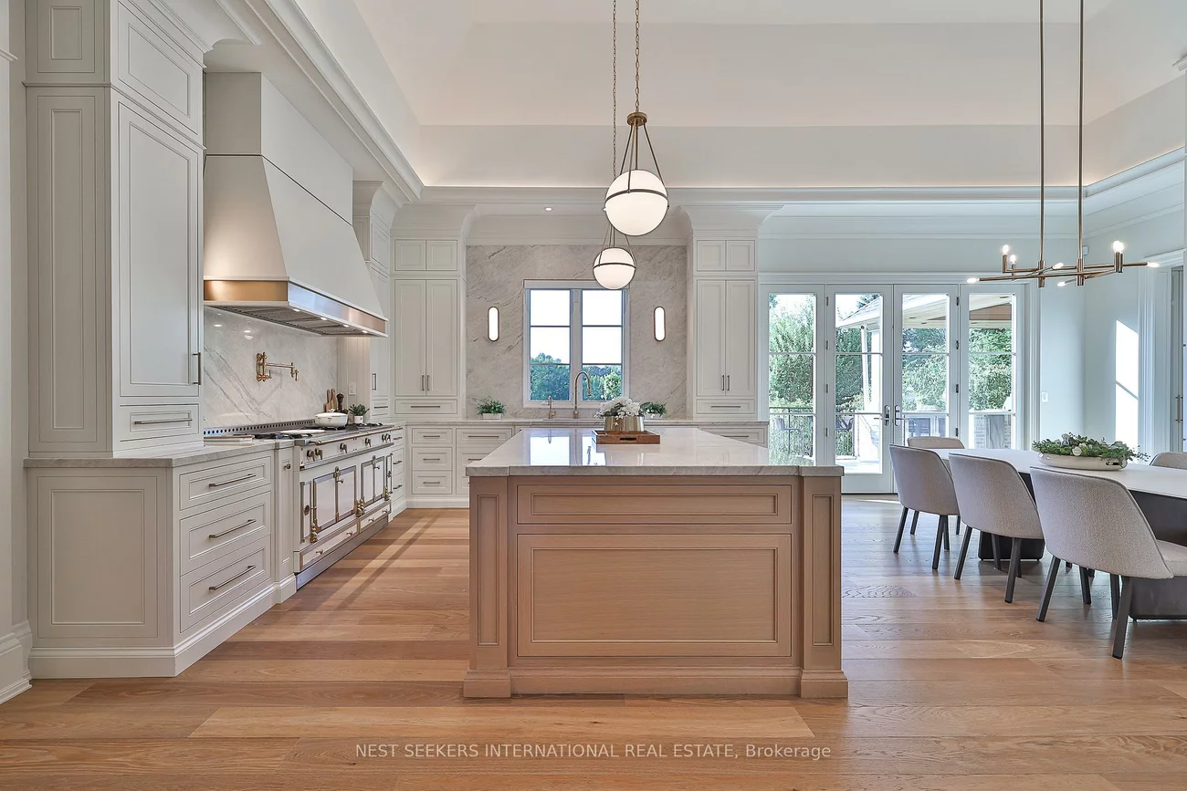 16, Eversley Hall, Rural King, King