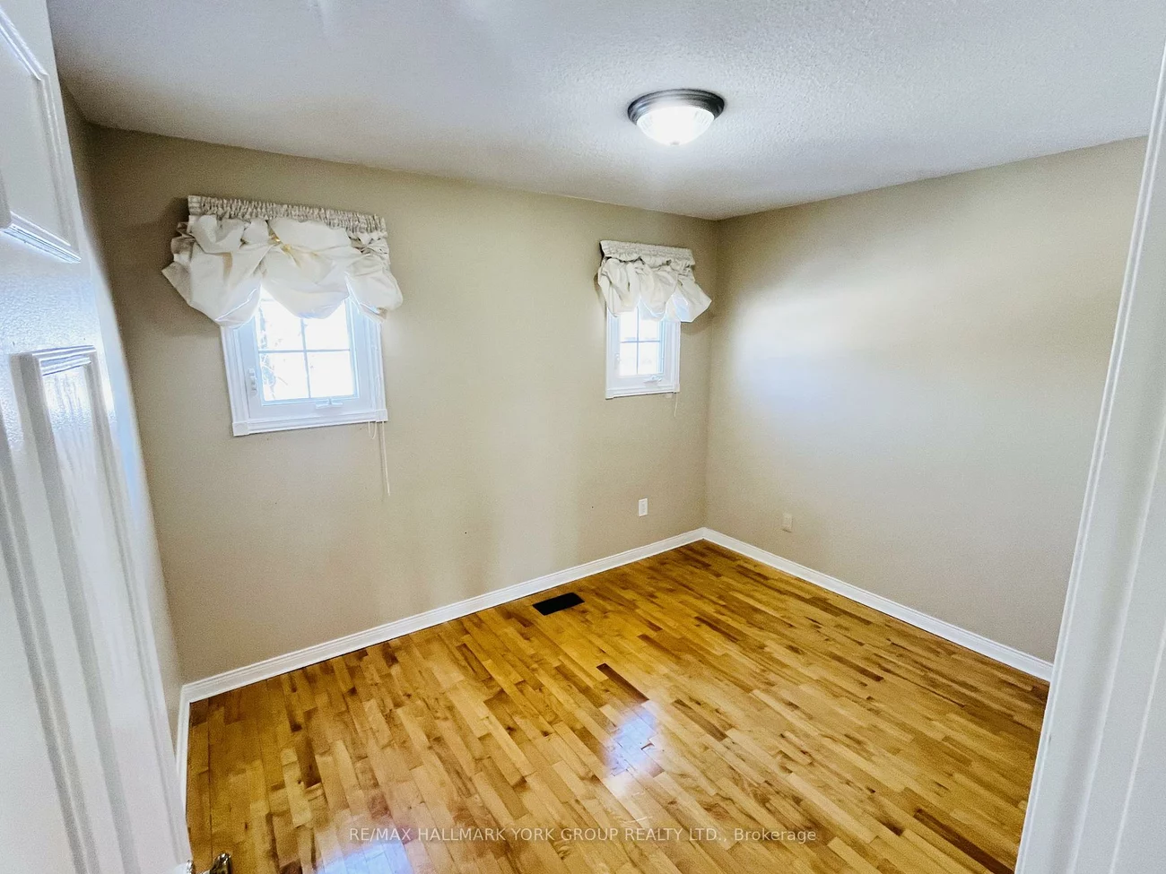 191, Burton, King City, King