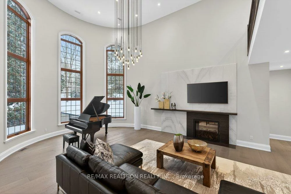 14705, Jane, King City, King