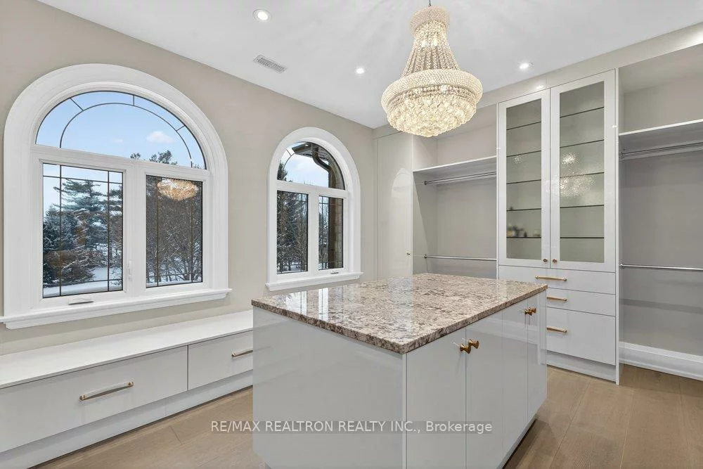 14705, Jane, King City, King