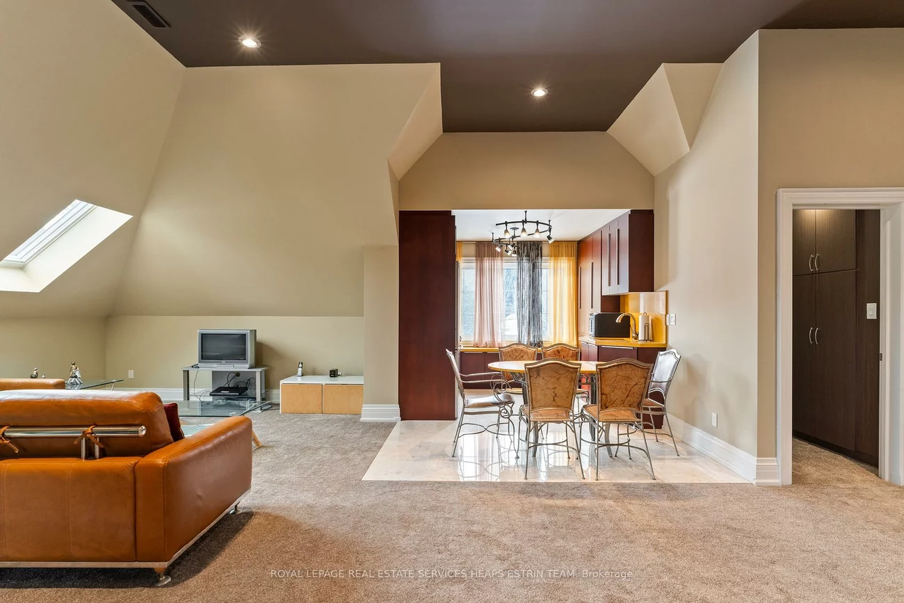 206, Churchill, Rural King, King