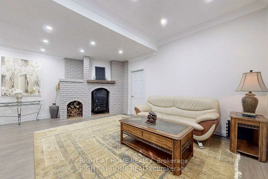 15, Old Church, Rural King, King