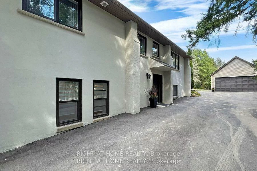 15, Old Church, Rural King, King