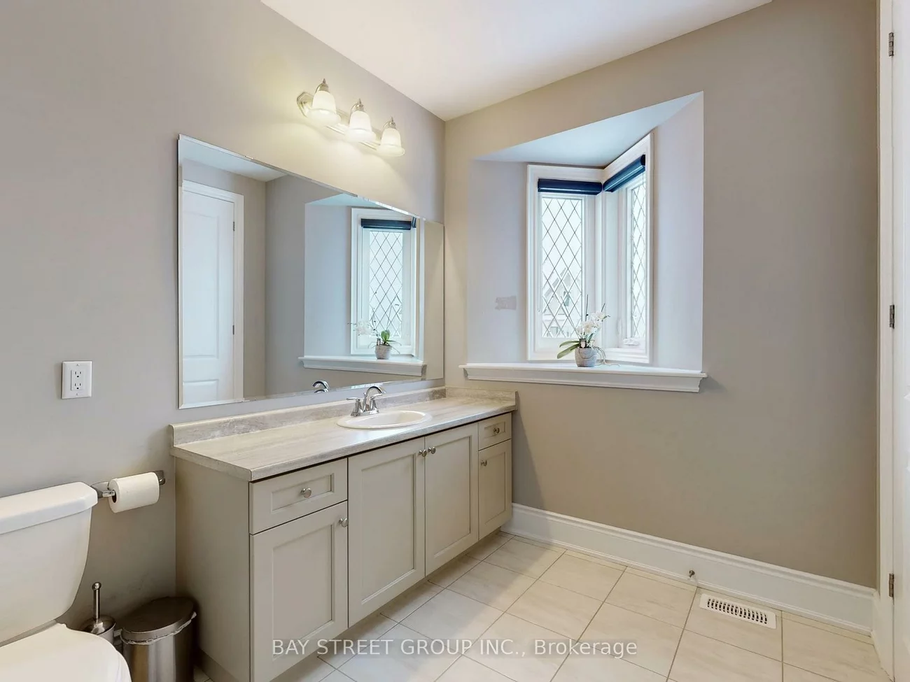 39, Cairns, King City, King