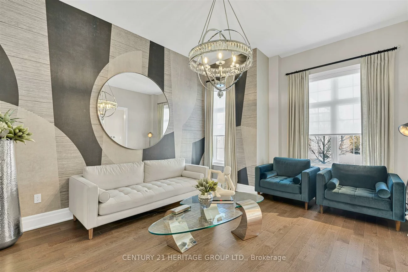 43, Sir Henry, King City, King