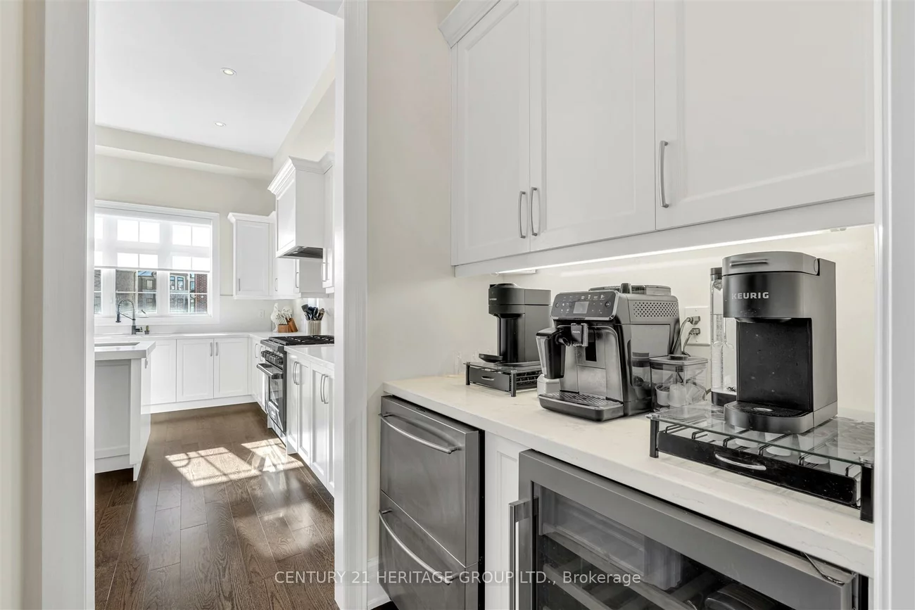 43, Sir Henry, King City, King