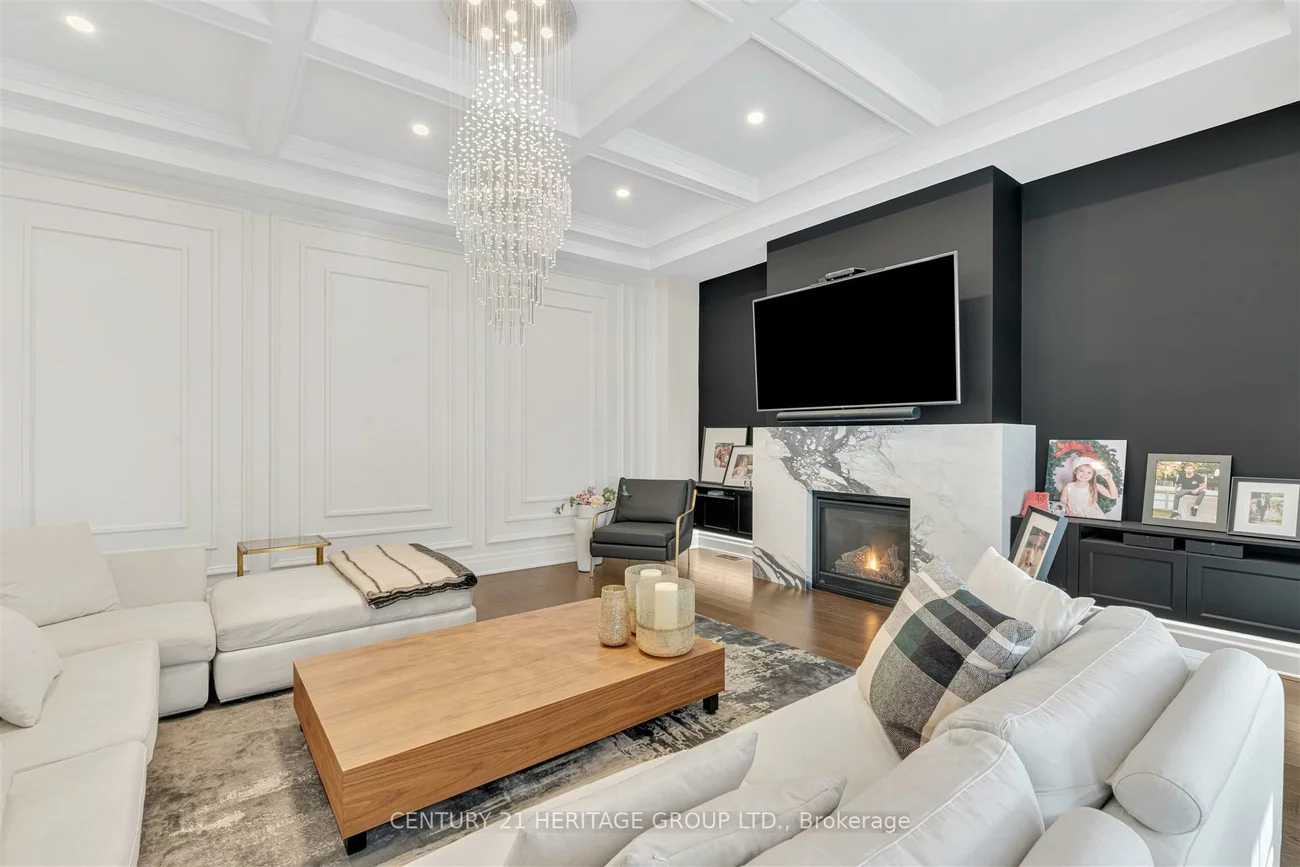 43, Sir Henry, King City, King