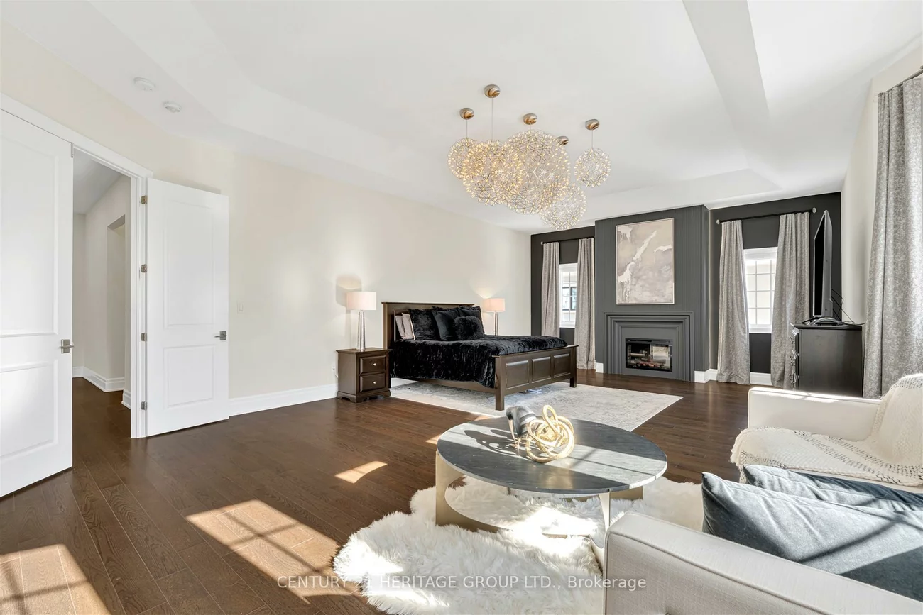 43, Sir Henry, King City, King