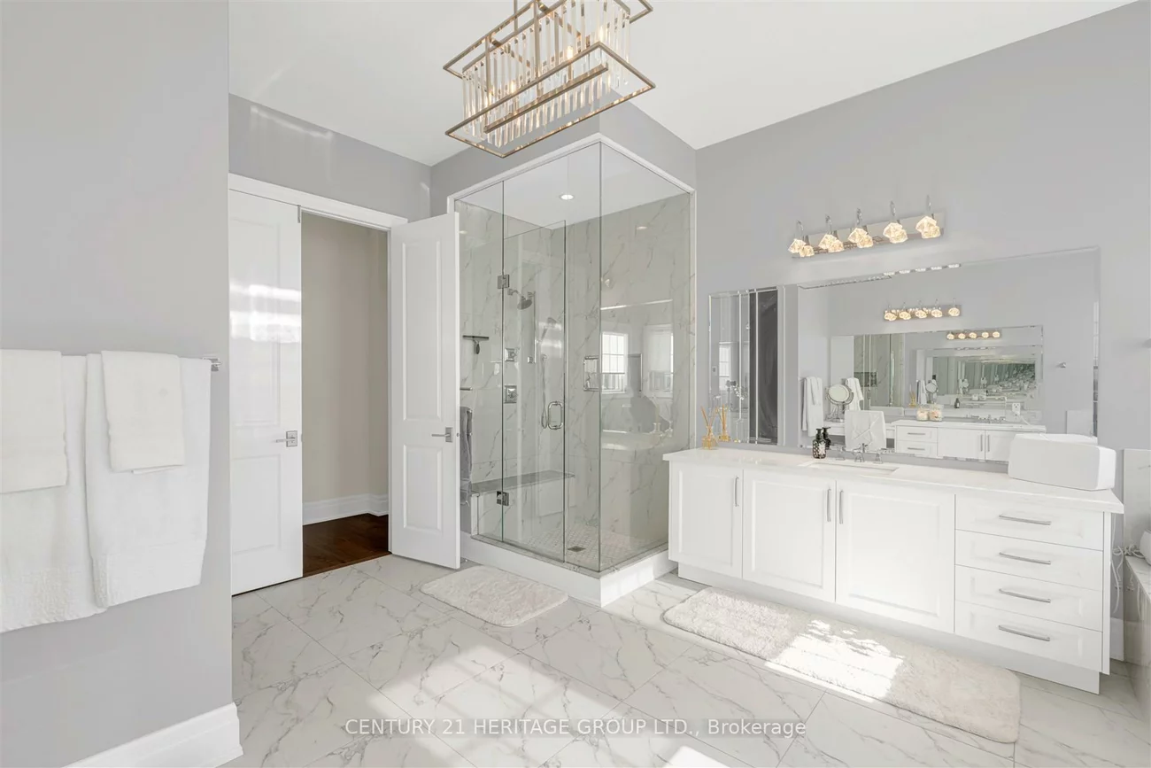 43, Sir Henry, King City, King