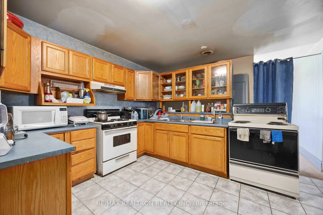 42, Banner, King City, King