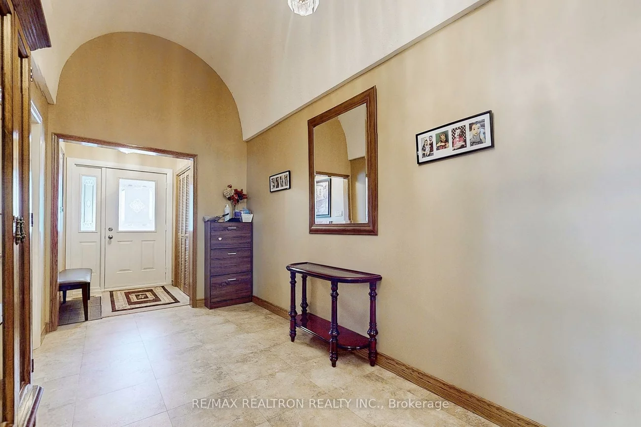 42, Banner, King City, King