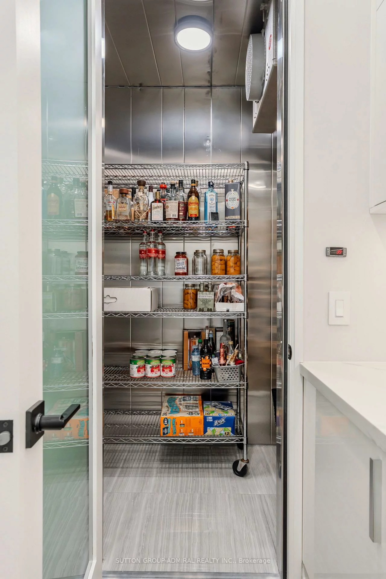 41, Elizabeth, Nobleton, King