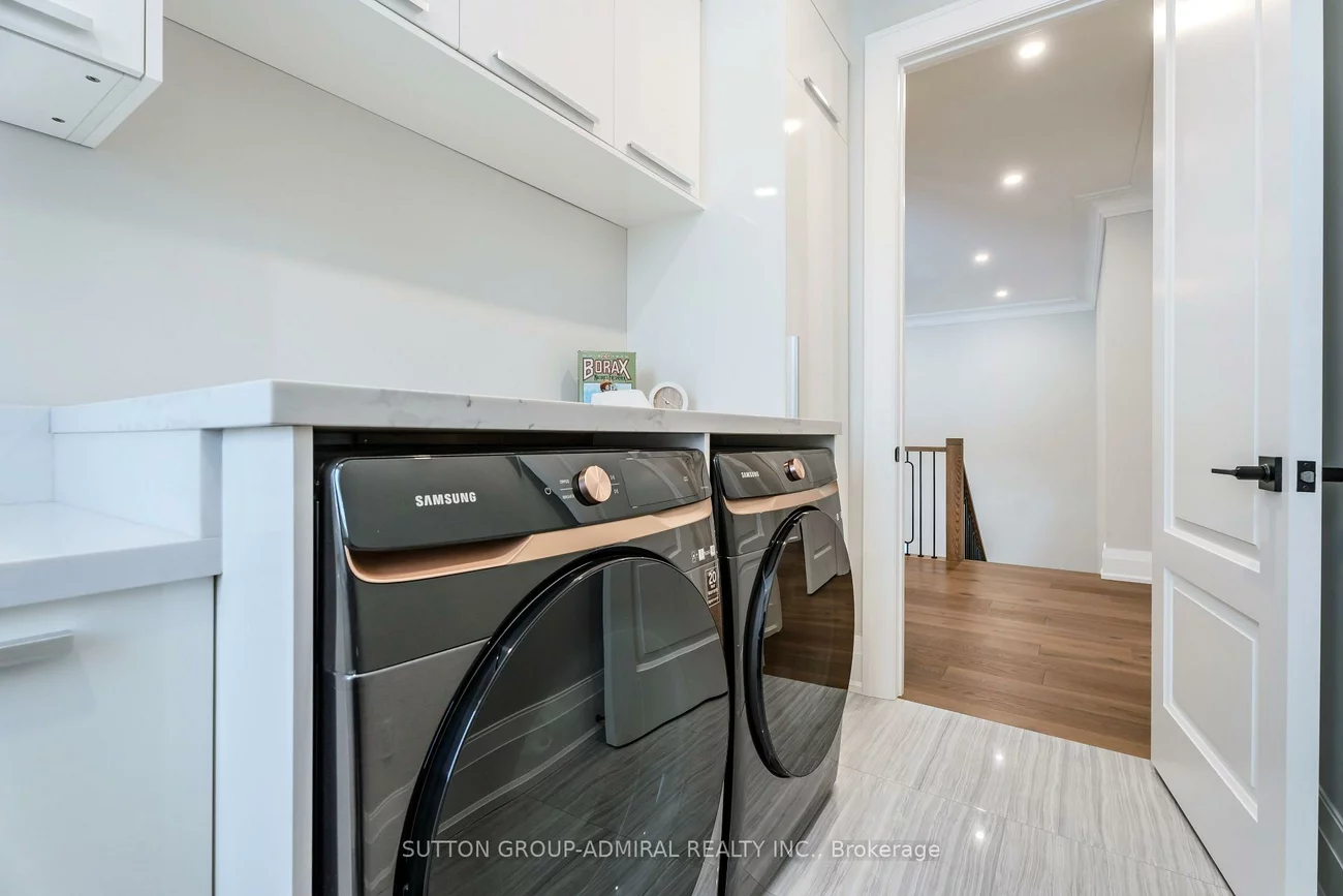 41, Elizabeth, Nobleton, King