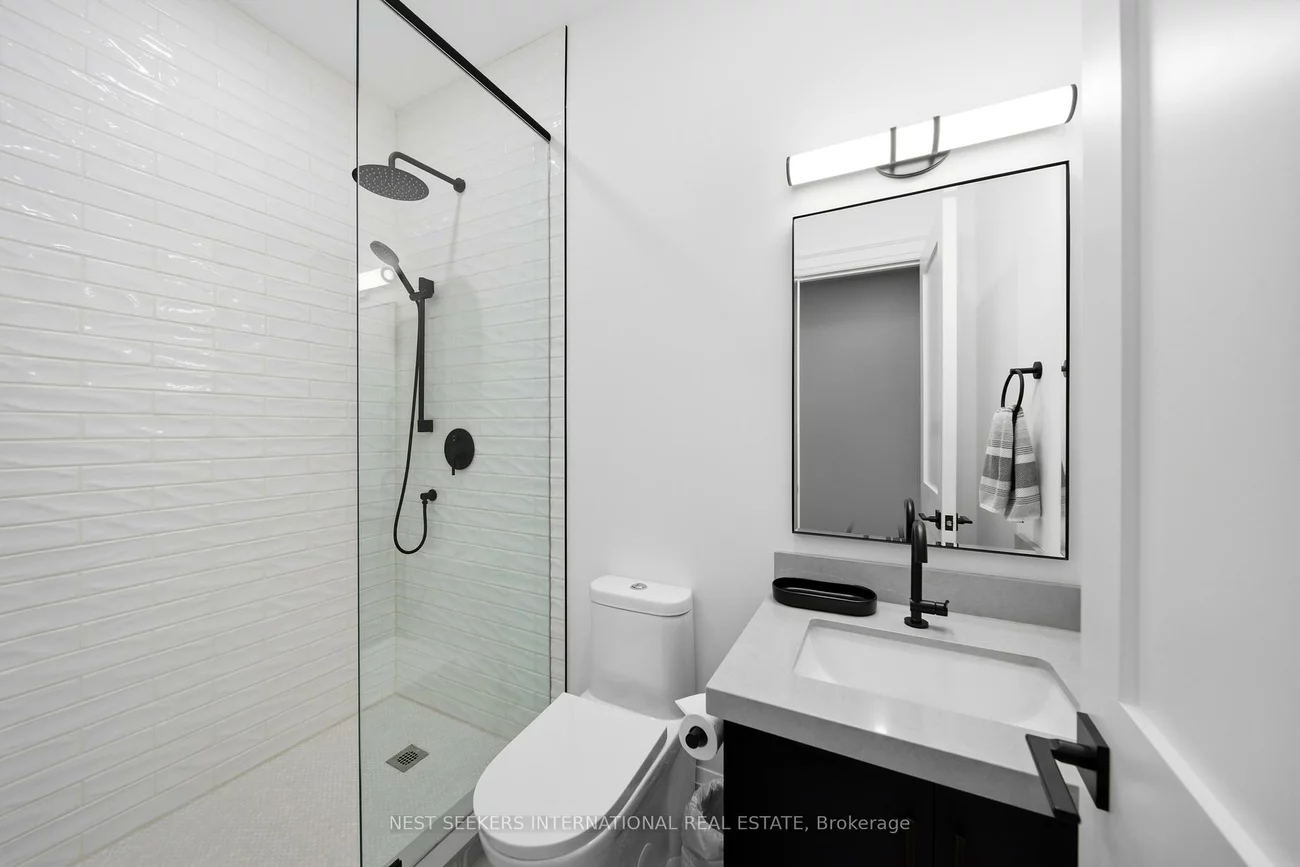 26, Royal, Nobleton, King