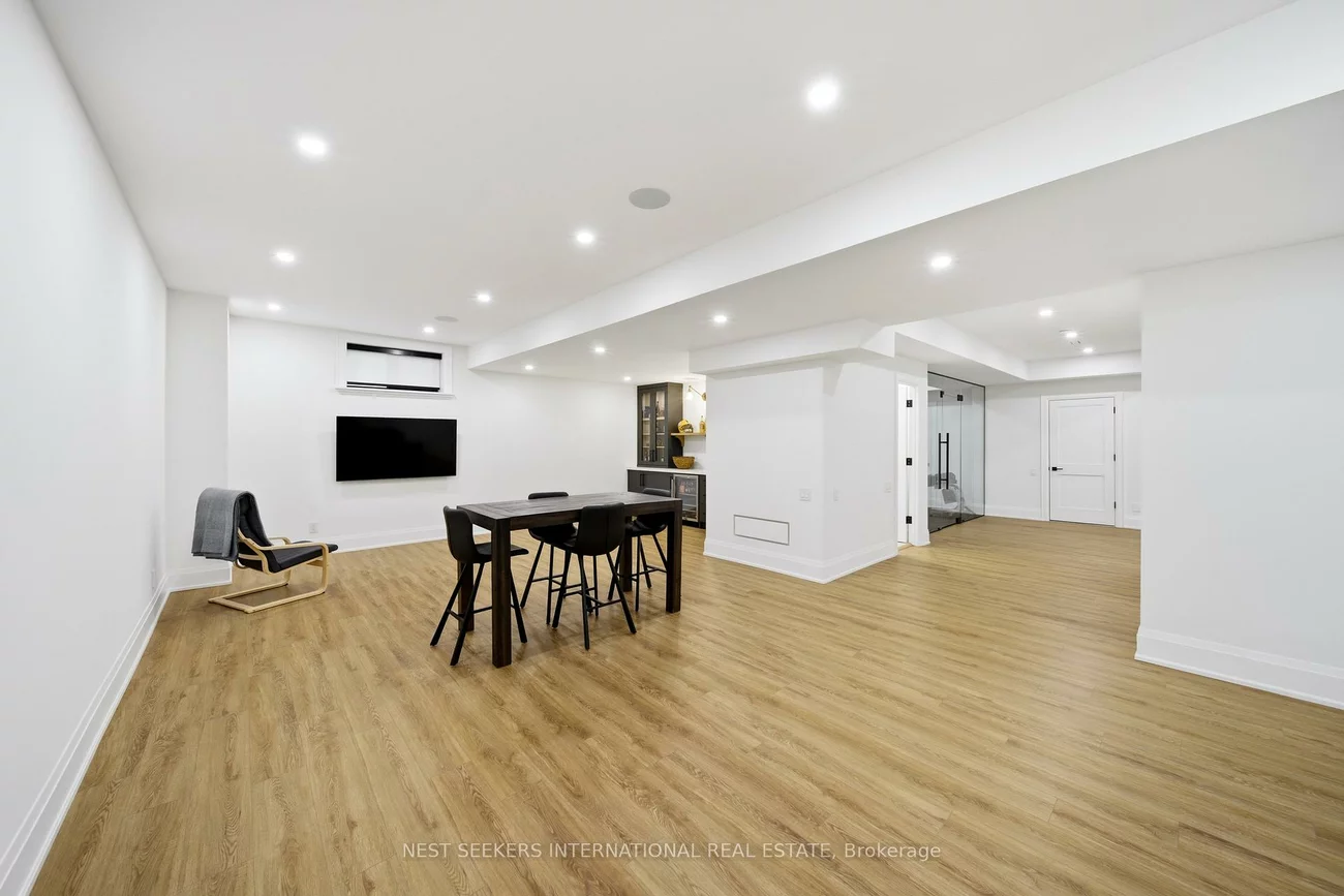 26, Royal, Nobleton, King