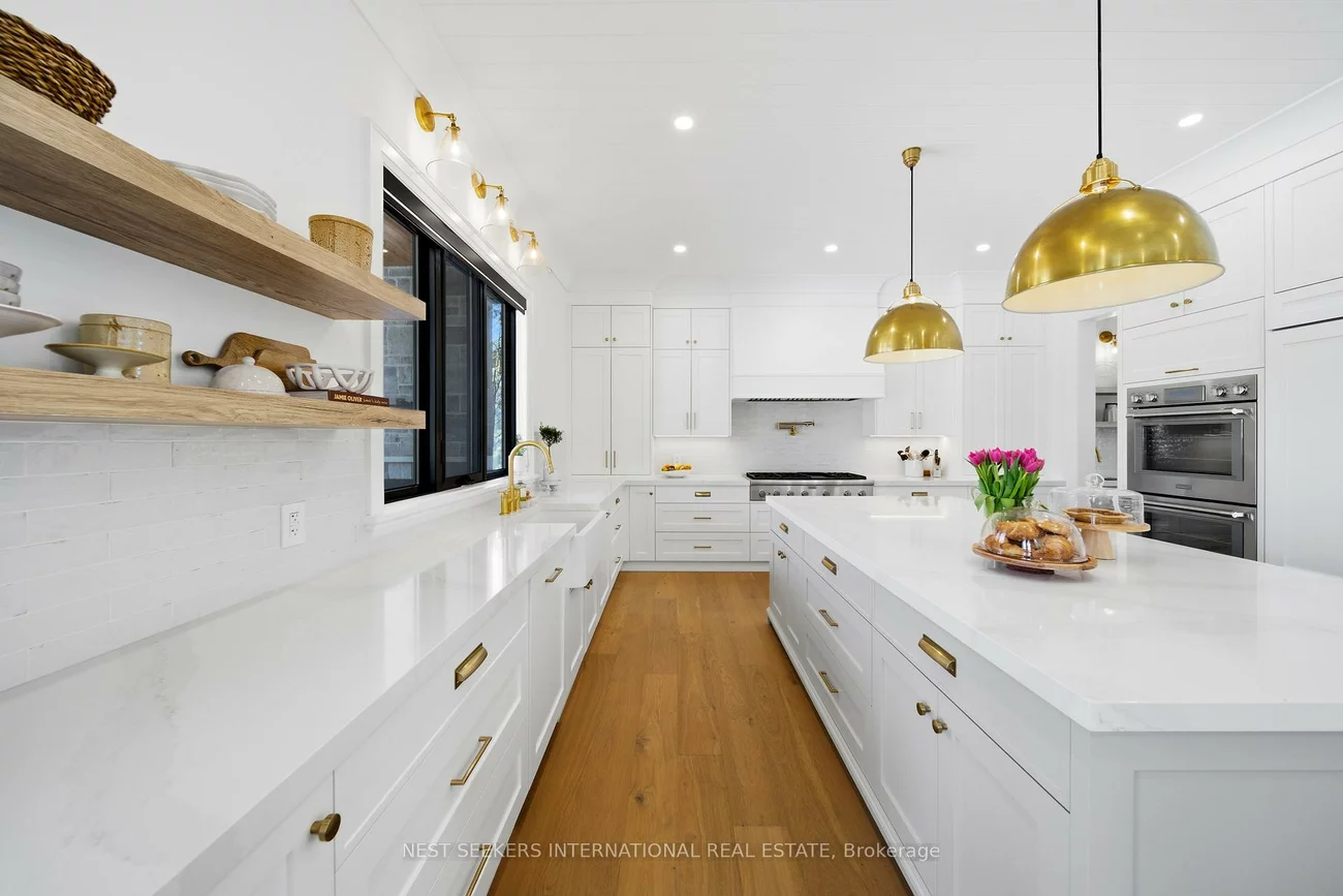 26, Royal, Nobleton, King