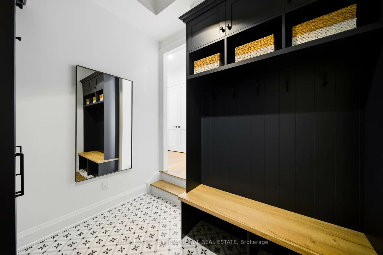 26, Royal, Nobleton, King