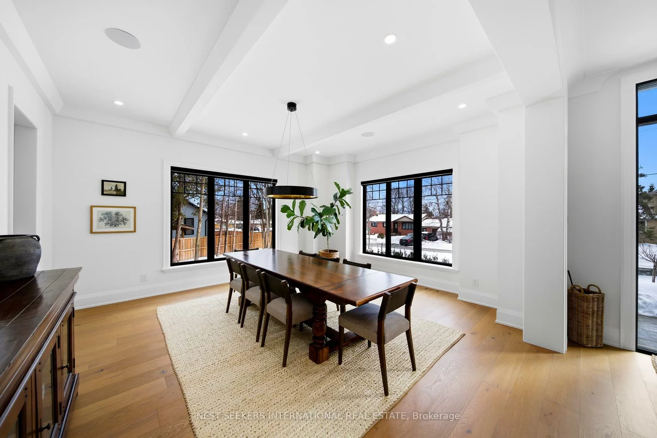 26, Royal, Nobleton, King