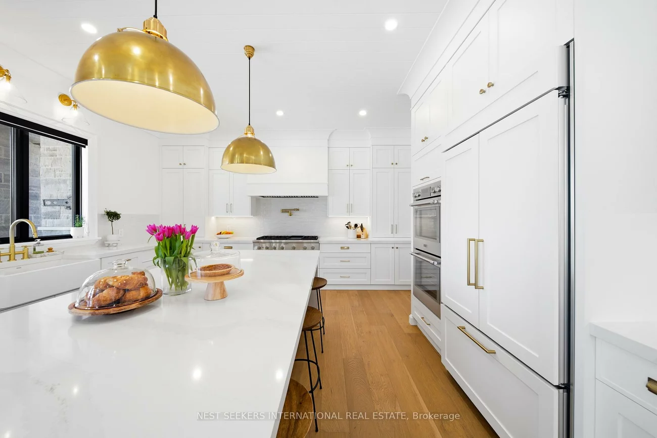 26, Royal, Nobleton, King