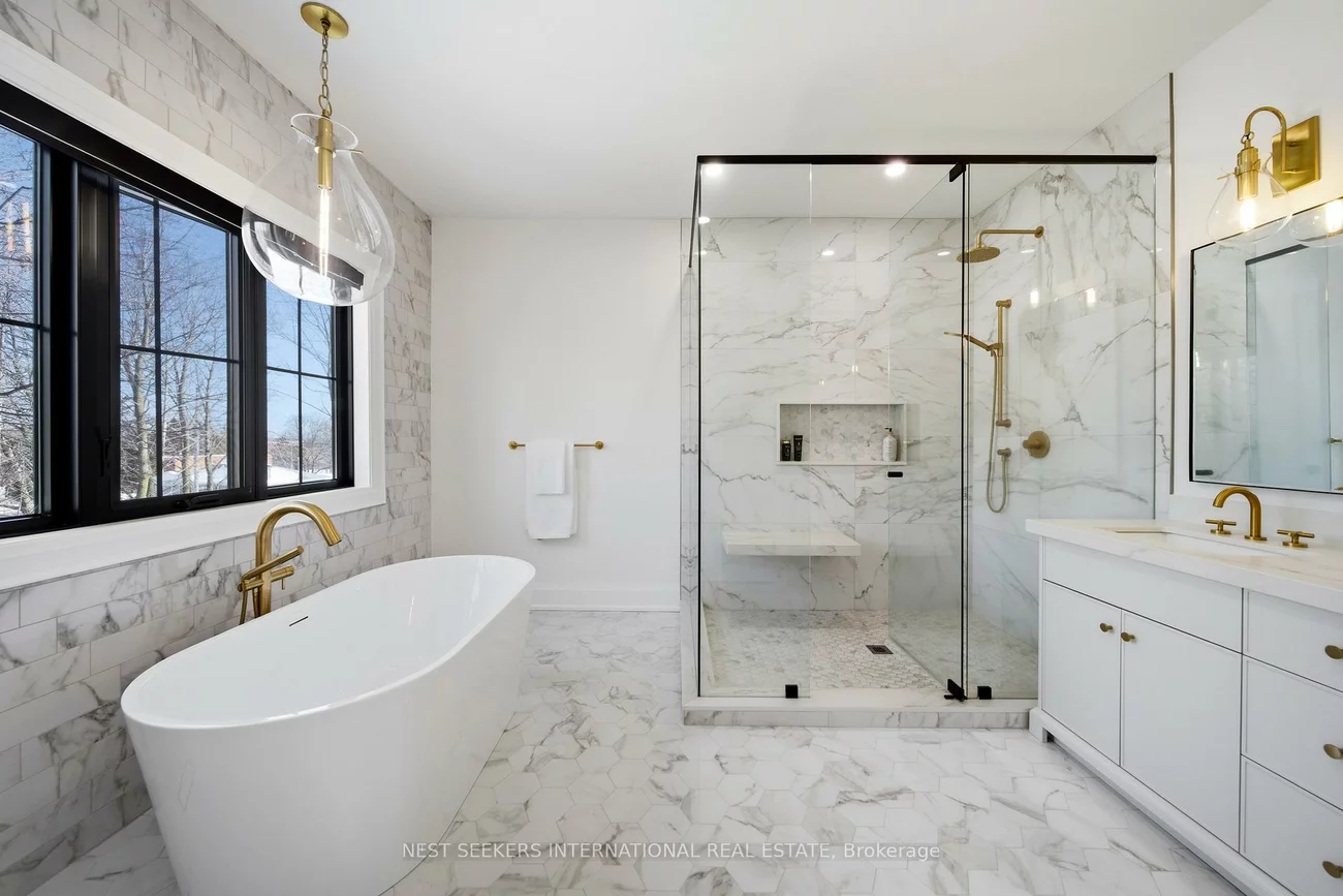 26, Royal, Nobleton, King