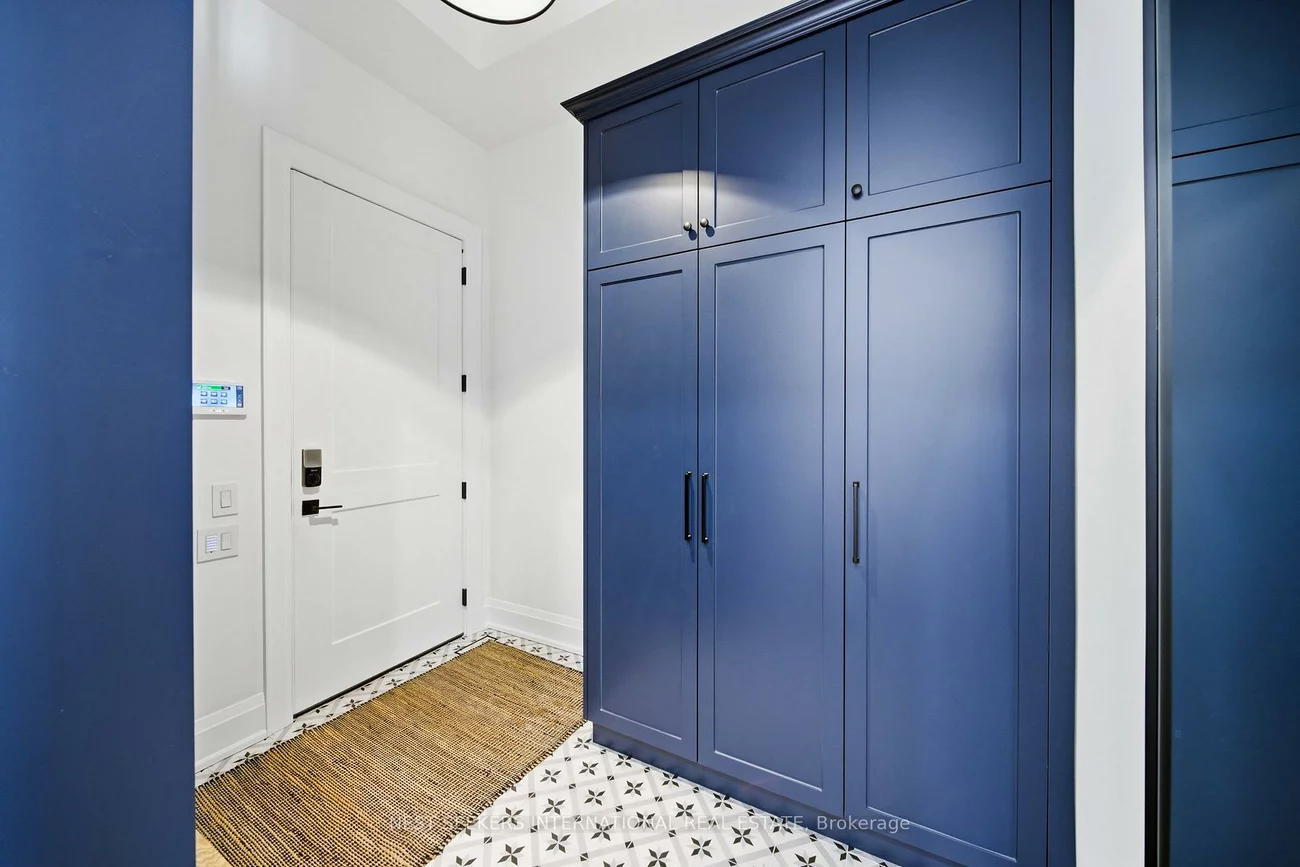 26, Royal, Nobleton, King