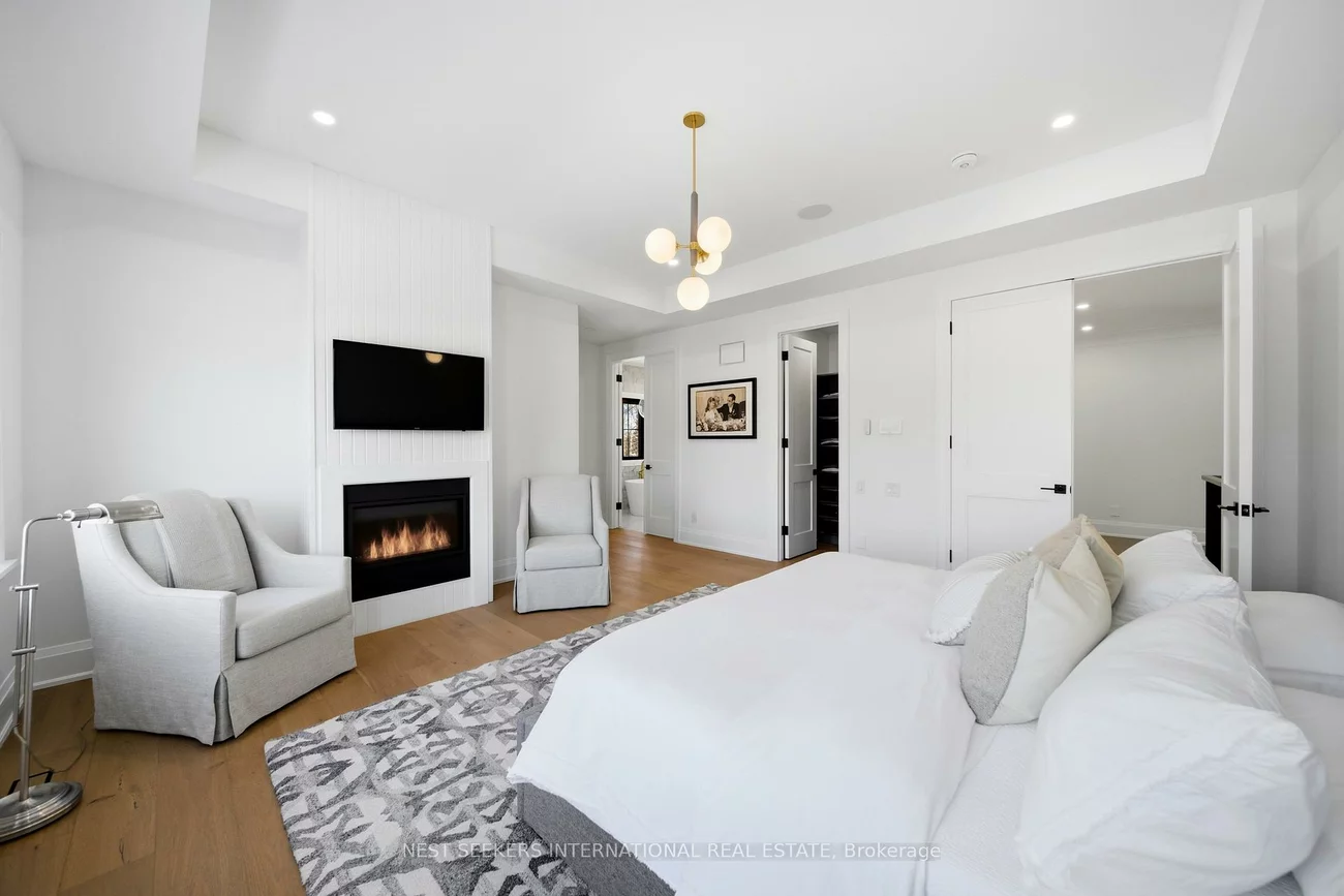 26, Royal, Nobleton, King