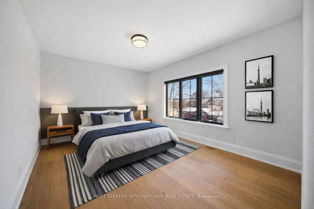 26, Royal, Nobleton, King