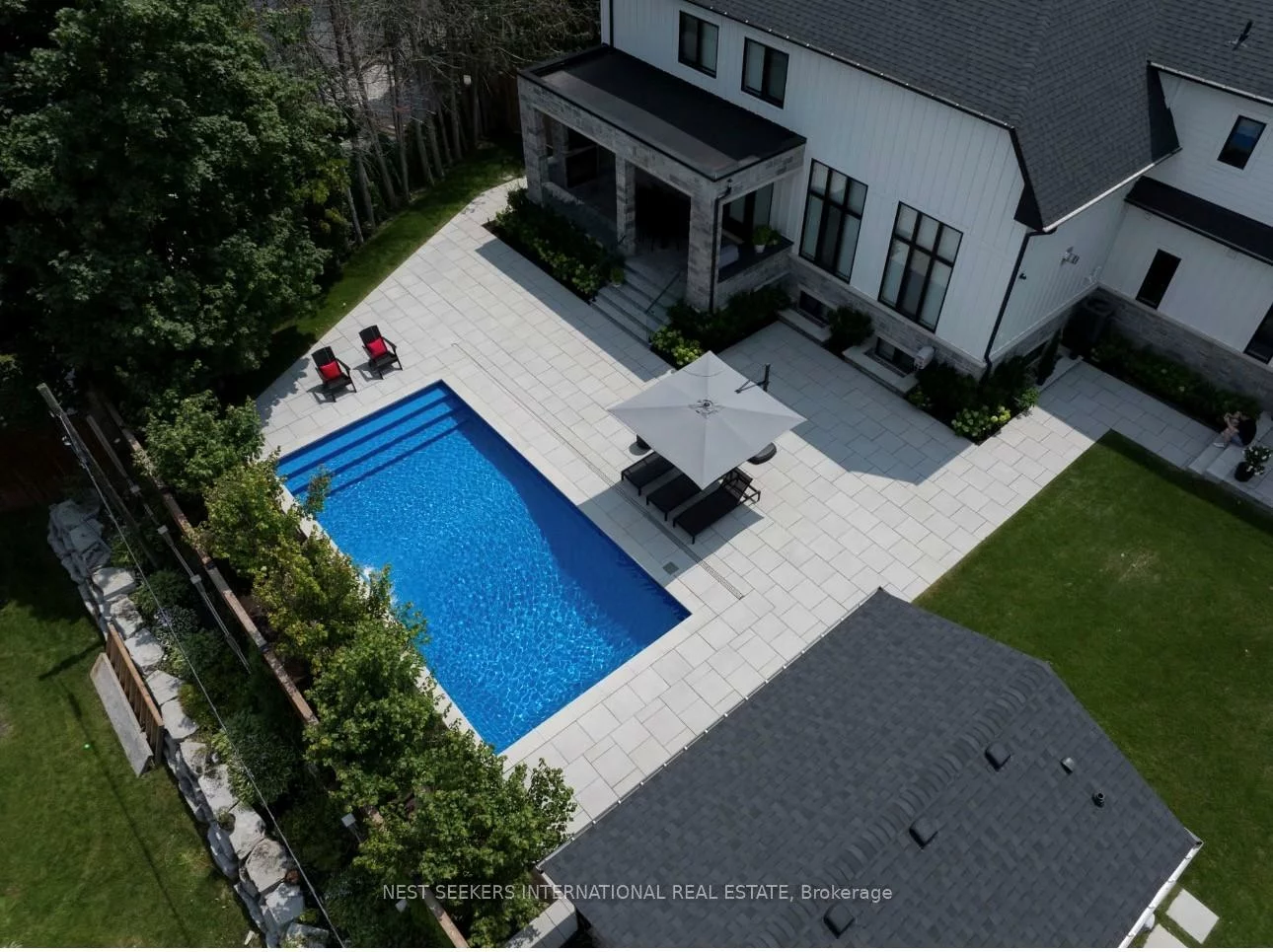 26, Royal, Nobleton, King