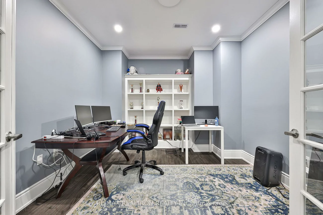 63, Cairns, King City, King