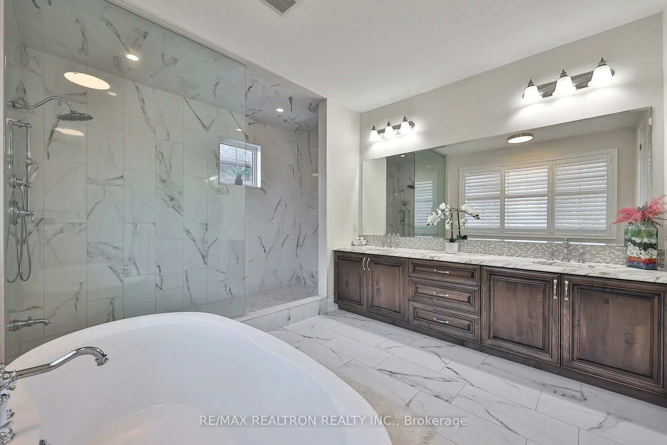 63, Cairns, King City, King