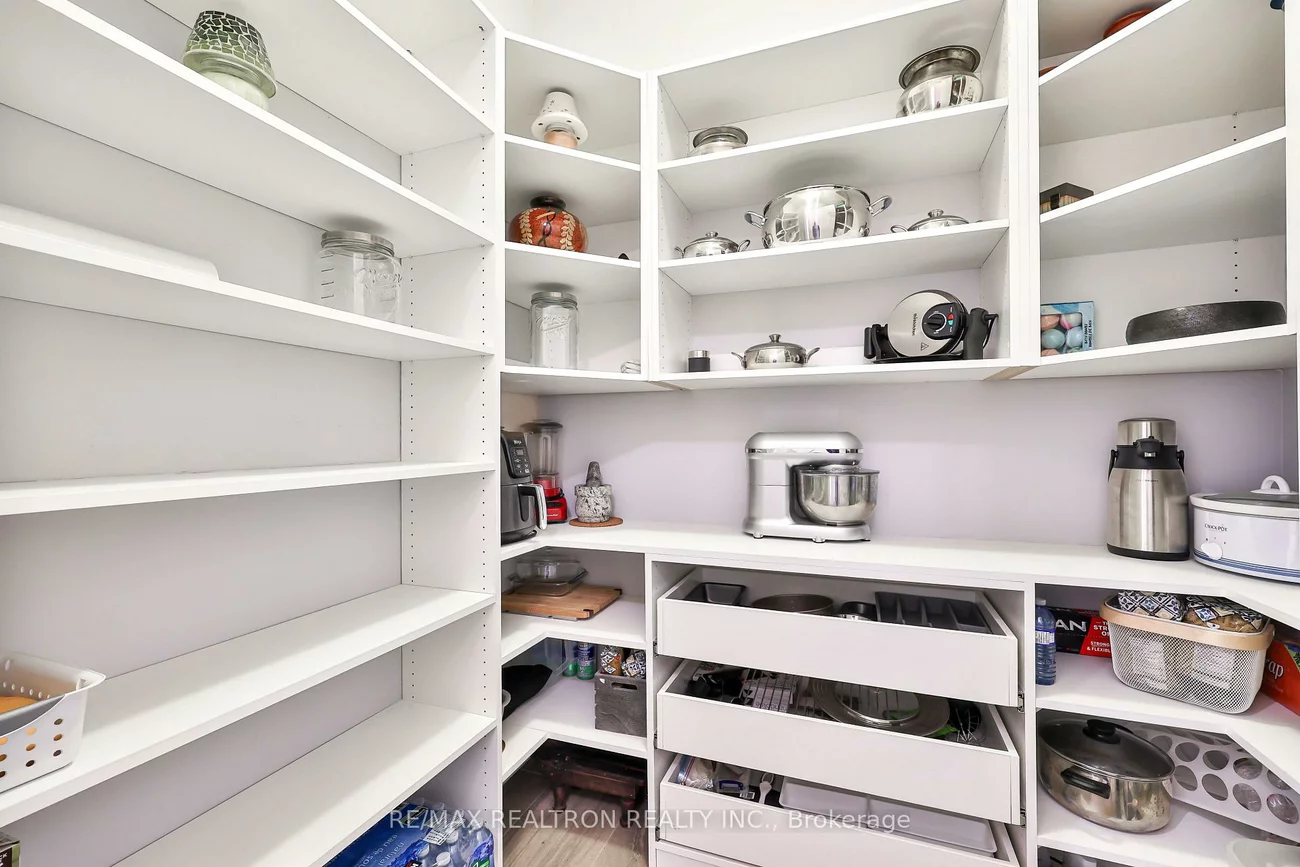 63, Cairns, King City, King