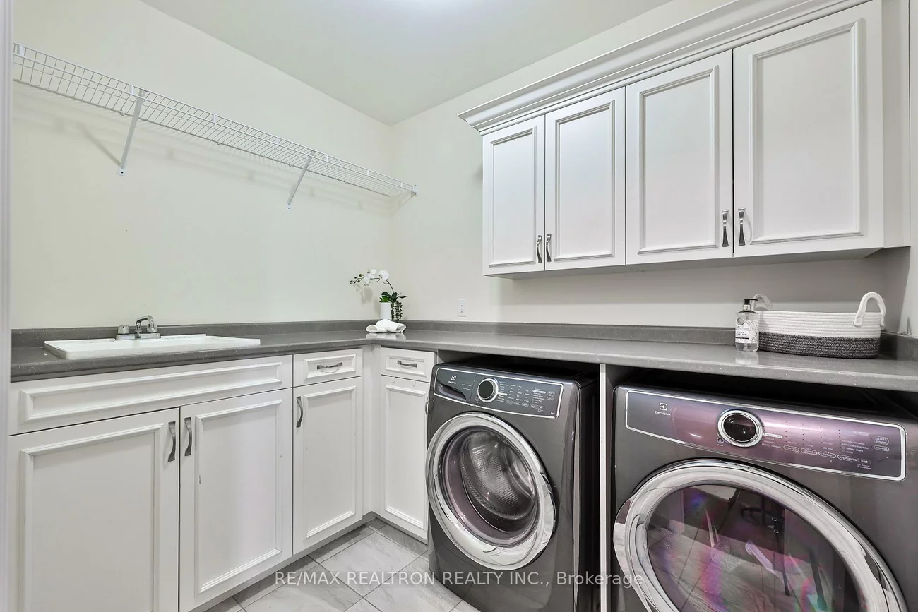 63, Cairns, King City, King