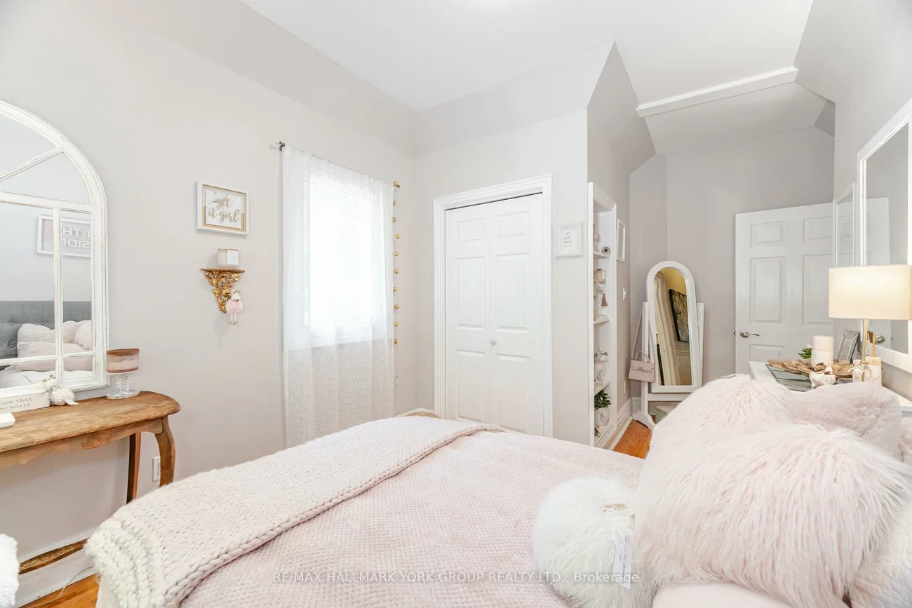 390, Main, Schomberg, King