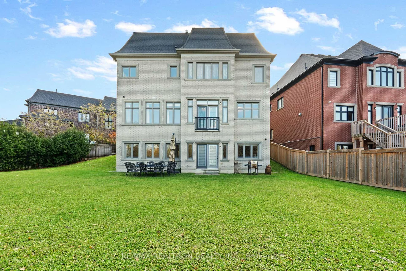 56, Ria, King City, King