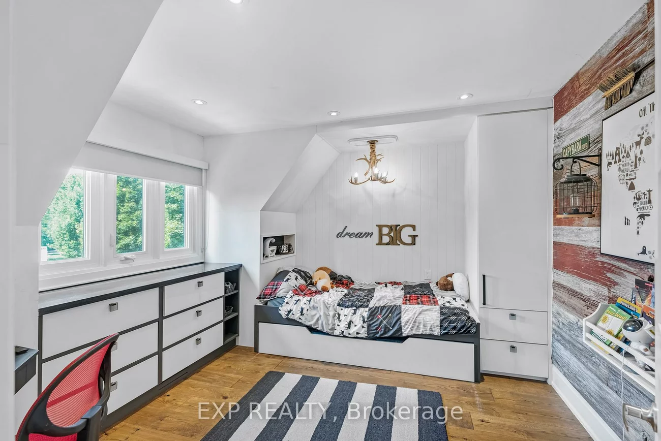 17, Chamberlain, Nobleton, King