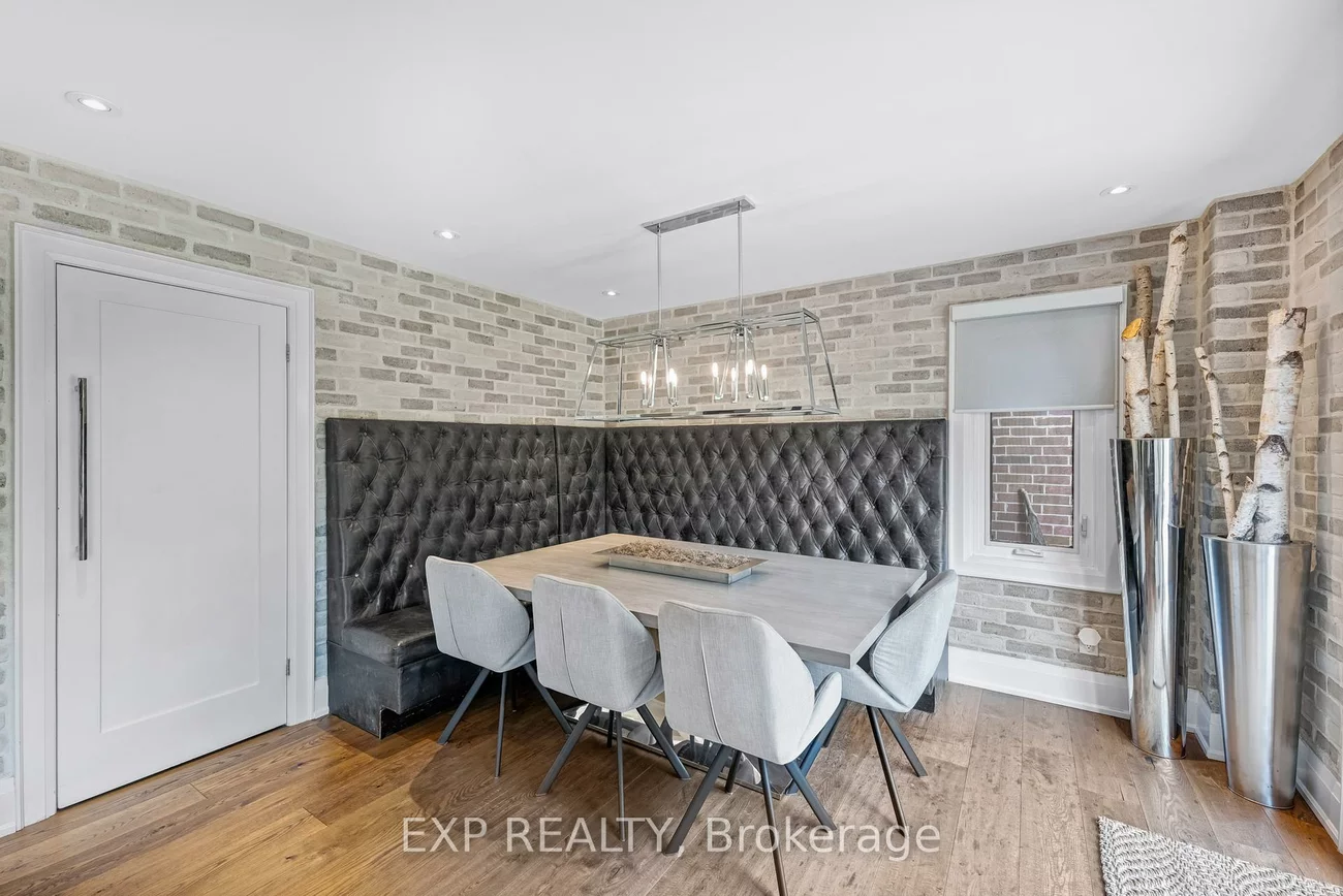 17, Chamberlain, Nobleton, King