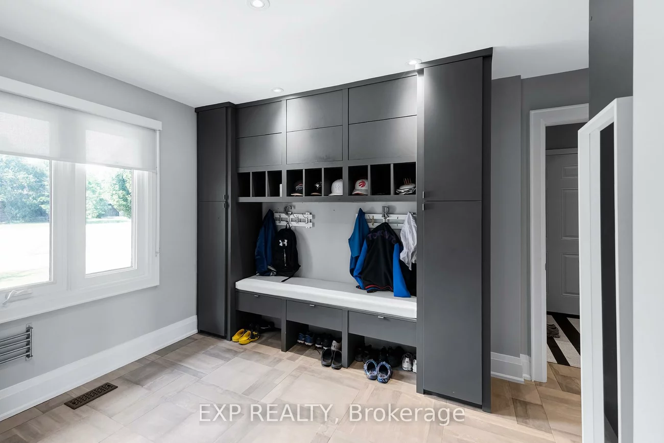 17, Chamberlain, Nobleton, King