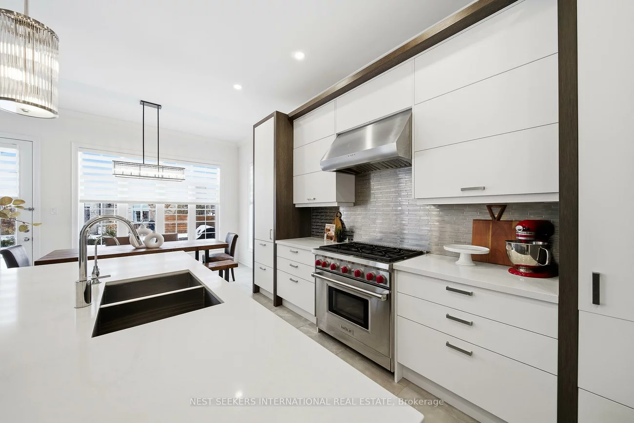 10, Larkin, Nobleton, King