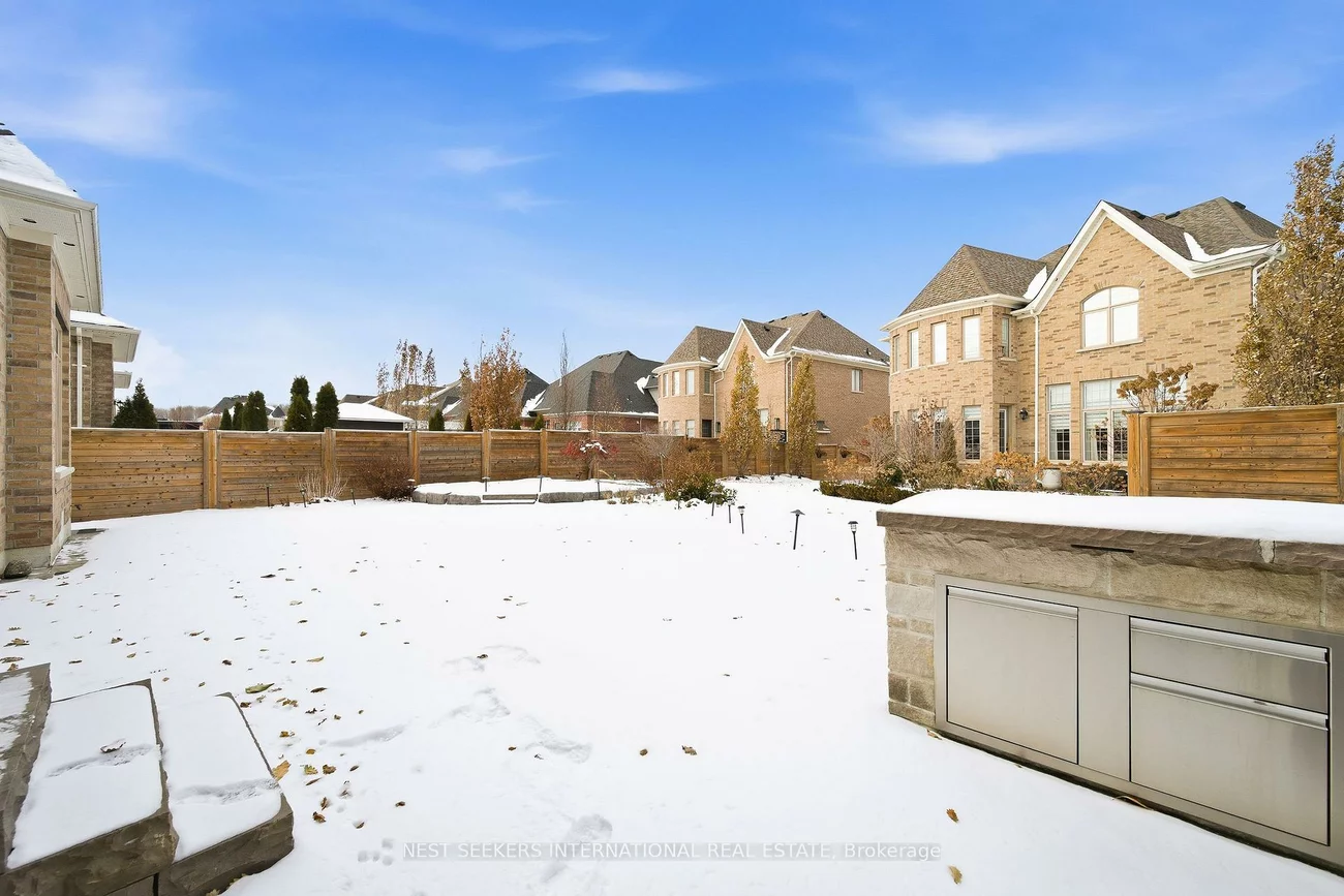 10, Larkin, Nobleton, King